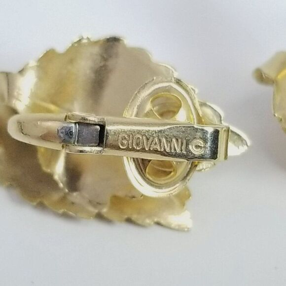 Vintage Giovanni Gold Tone Leaf Shape Clip On Earrings, Signed Estate - Picture 4 of 7
